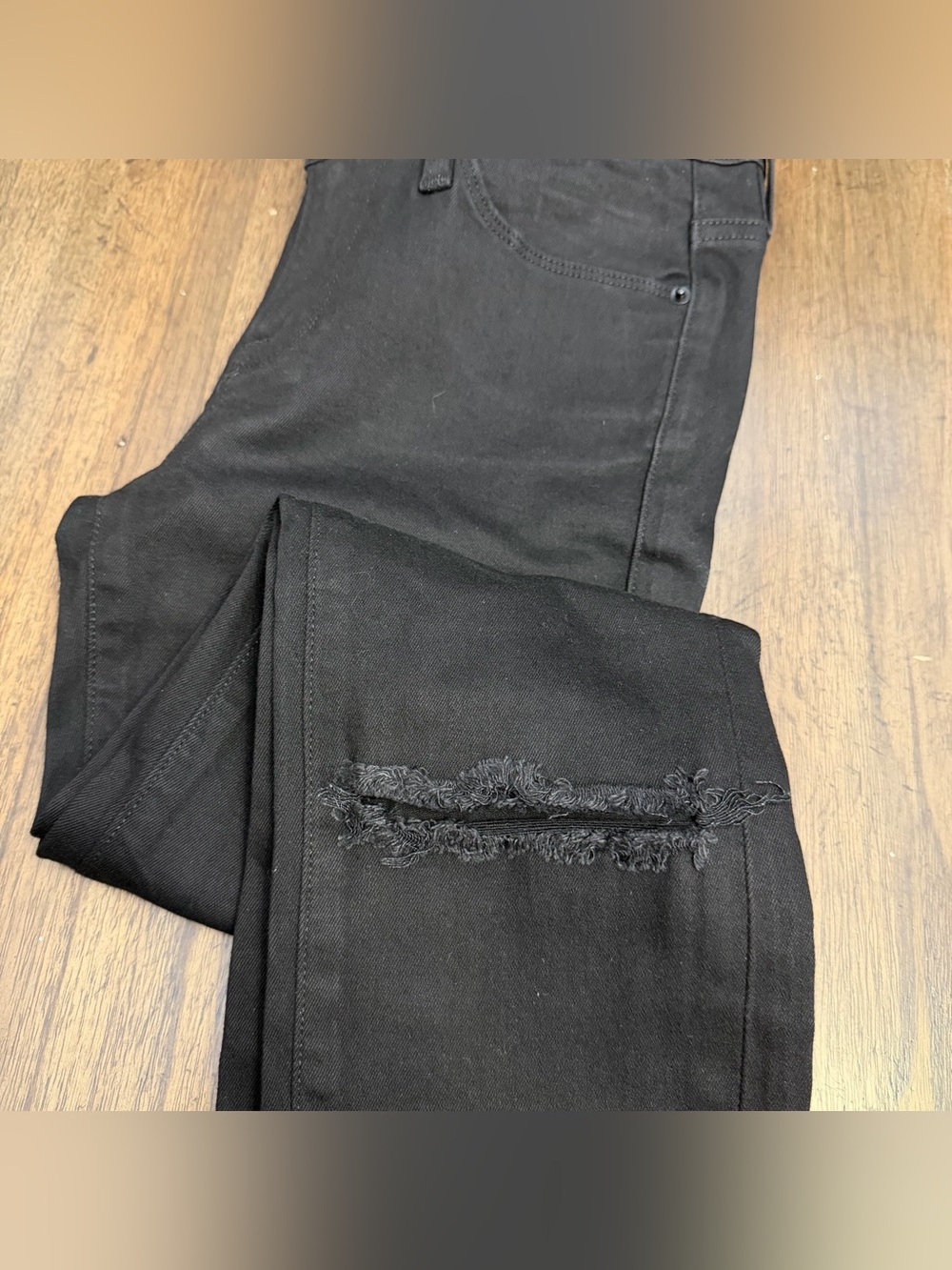 Frame NWOT Vian Ripped Skinny Jeans - Picture 6 of 16